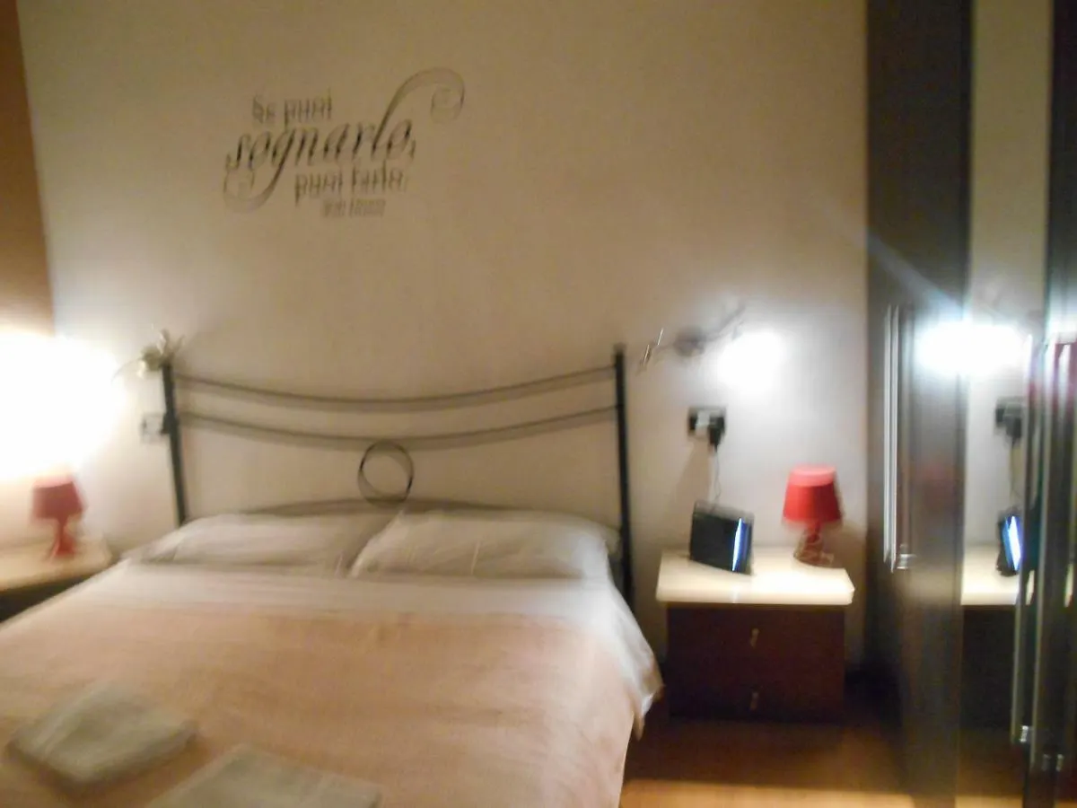Apartment Casa Di Charlie Chaplin Hotel Milan