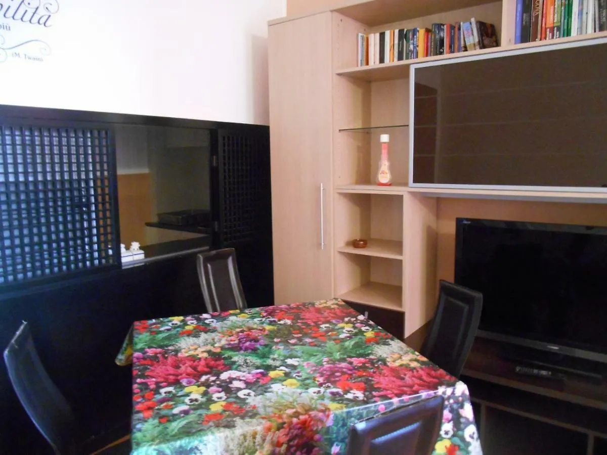 Apartment Casa Di Charlie Chaplin Hotel Milan